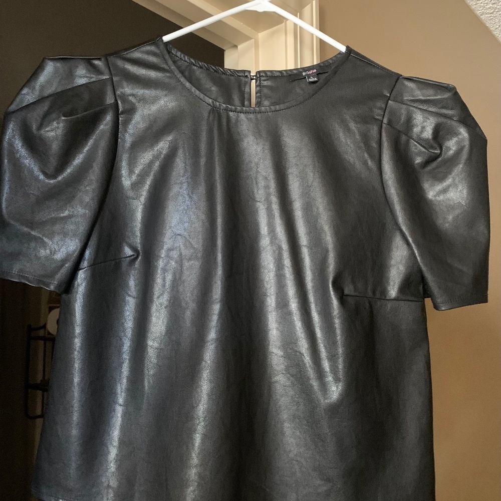Women’s Faux Leather Puff Sleeve Cropped Blouse